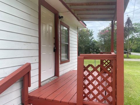 Photo of 4617 3rd Street, Bacliff, TX 77518 (MLS # 91686372)