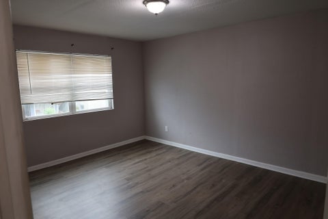 3075732820
