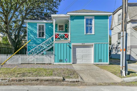 Photo of 1213 18th Street, Galveston, TX 77550 (MLS # 27304604)