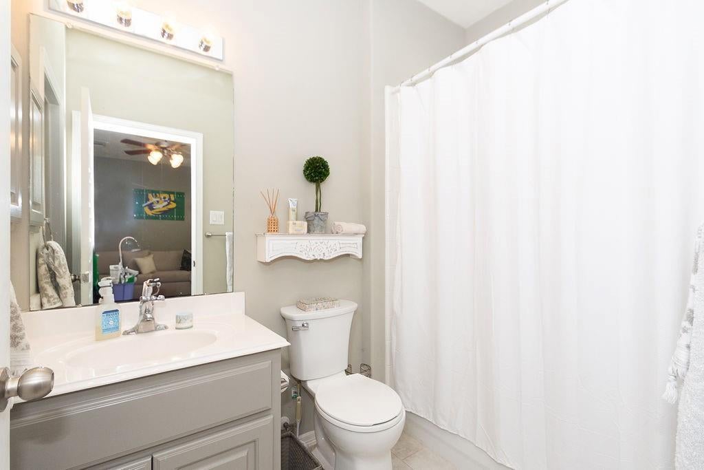 2127 Stacy Glen