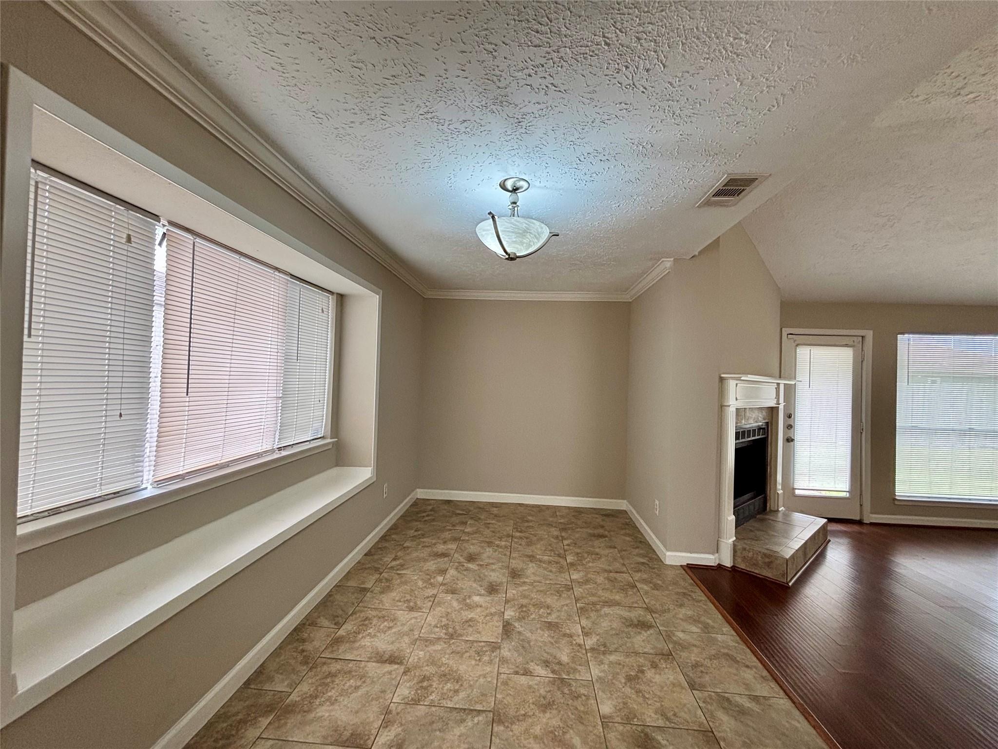 2111 Squire Dobbins