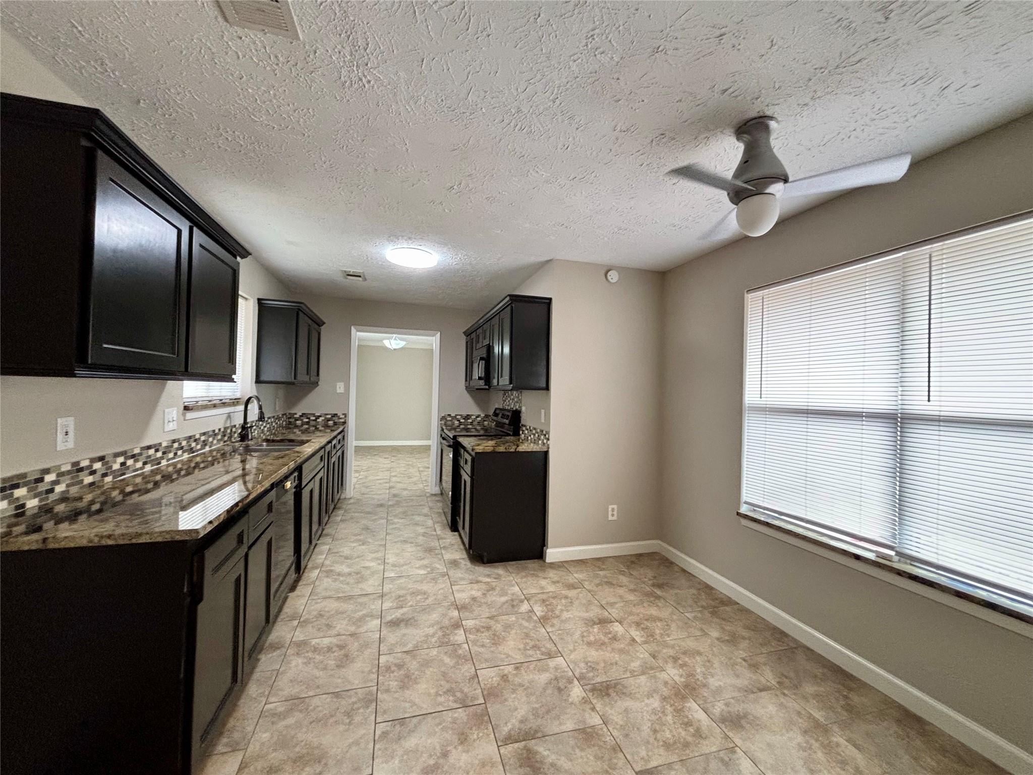 2111 Squire Dobbins