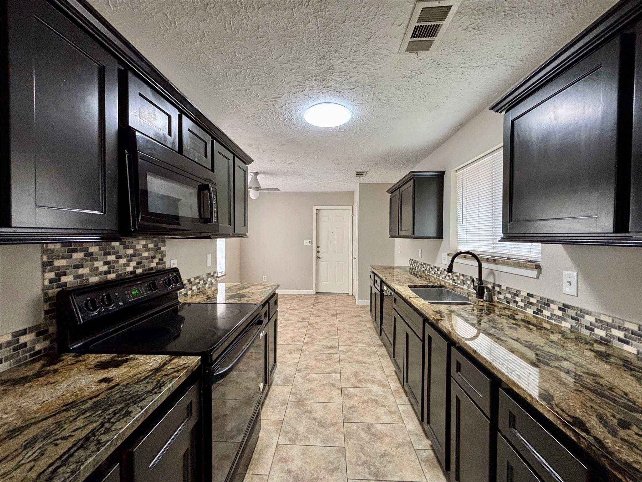 2111 Squire Dobbins