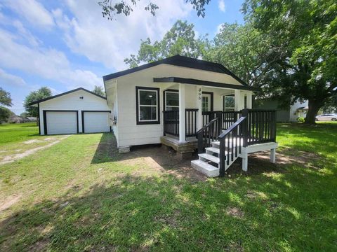 Photo of 406 E Foley Street, Alvin, TX 77511 (MLS # 93251223)