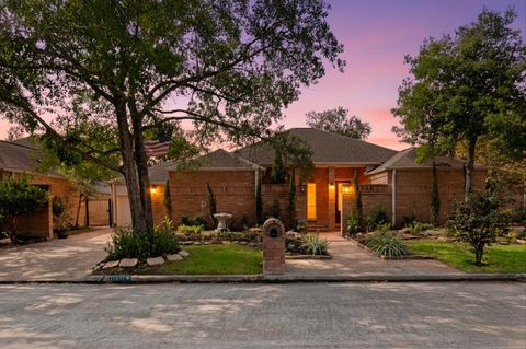 Photo of 11611 Aspenway Drive, Houston, TX 77070 (MLS # 82346892) Photo of 11611 Aspenway Drive, Houston, TX 77070 (MLS # 82346892)
