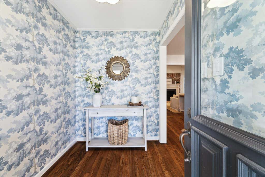 Photo of 737 Country Lane, Houston, TX 77024 (MLS # 21580135)