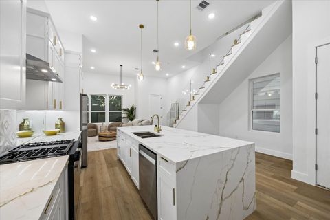 Photo of 120 Velasco Street, Houston, TX 77003 (MLS # 43489709)