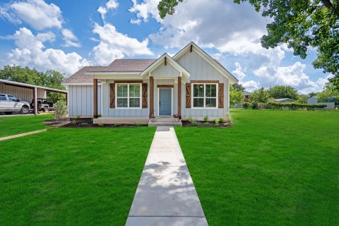 Photo of 1013 Cottonwood Bend Lane, Waller, TX 77484 (MLS # 42924865)
