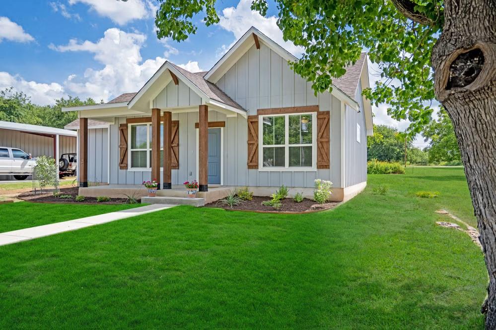 1013 Cottonwood Bend Lane