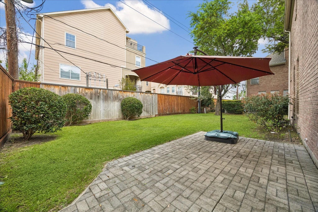 Photo of 5638 Avalon Way, Houston, TX 77057 (MLS # 23553197)