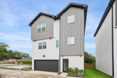 Photo of 1034 Marcolin Street, Houston, TX 77088 (MLS # 51772355)