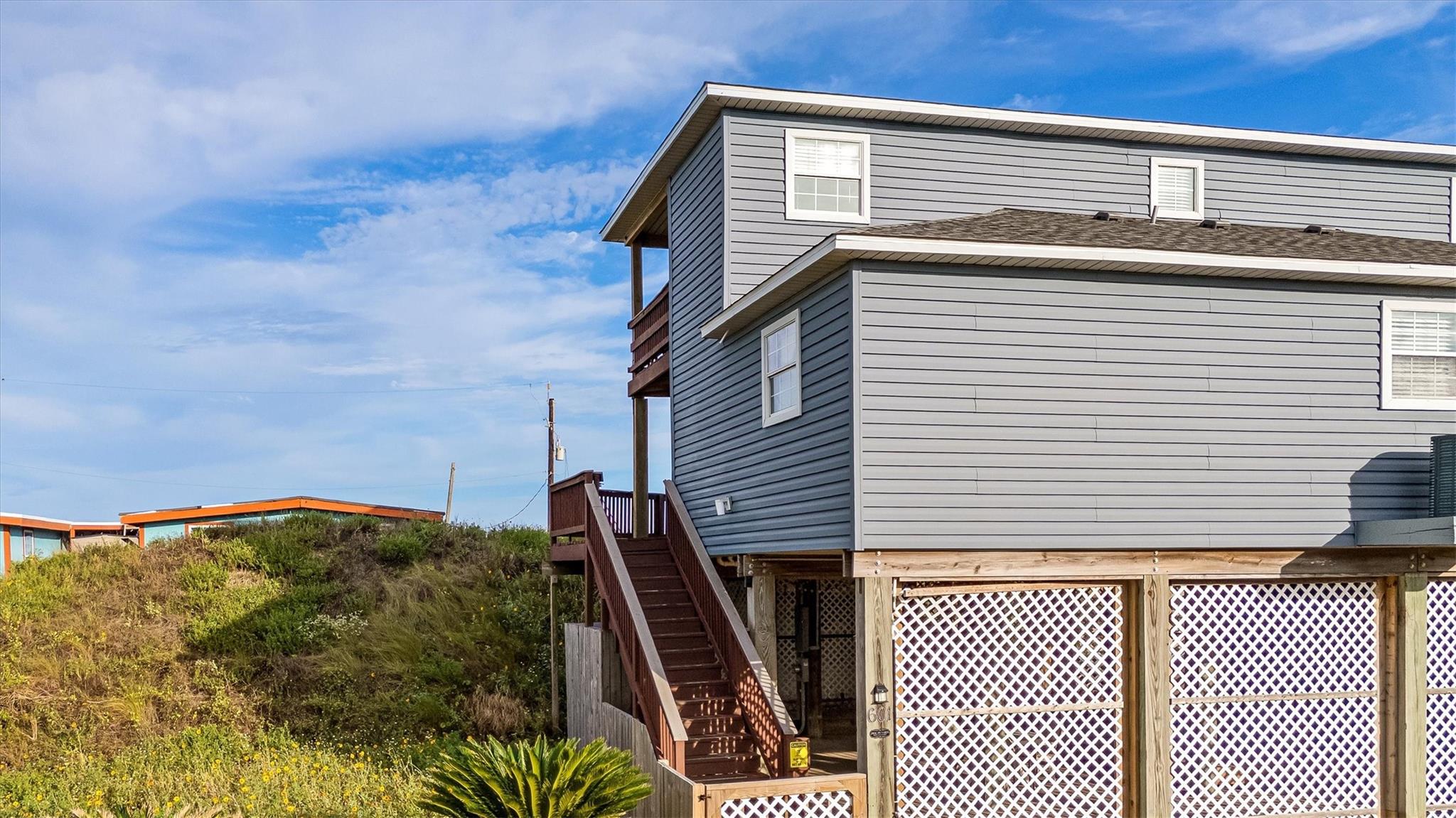 601 Wave Court