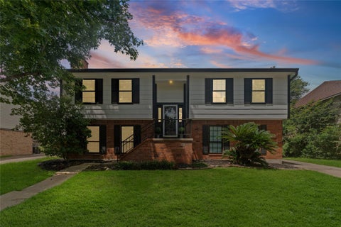 Homes For Sale - 15819 Maple Manor Drive<br/> Houston, TX 77095