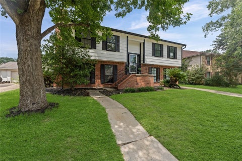 Photo of 15819 Maple Manor Drive, Houston, TX 77095 (MLS # 50186055)