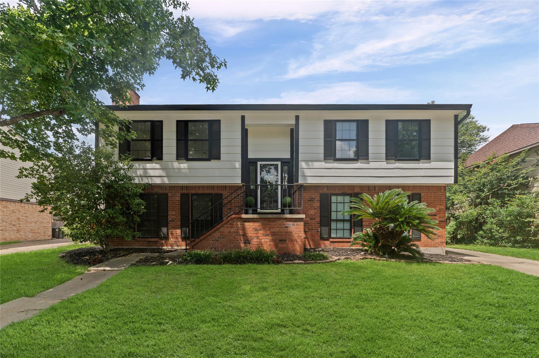 15819 Maple Manor Drive