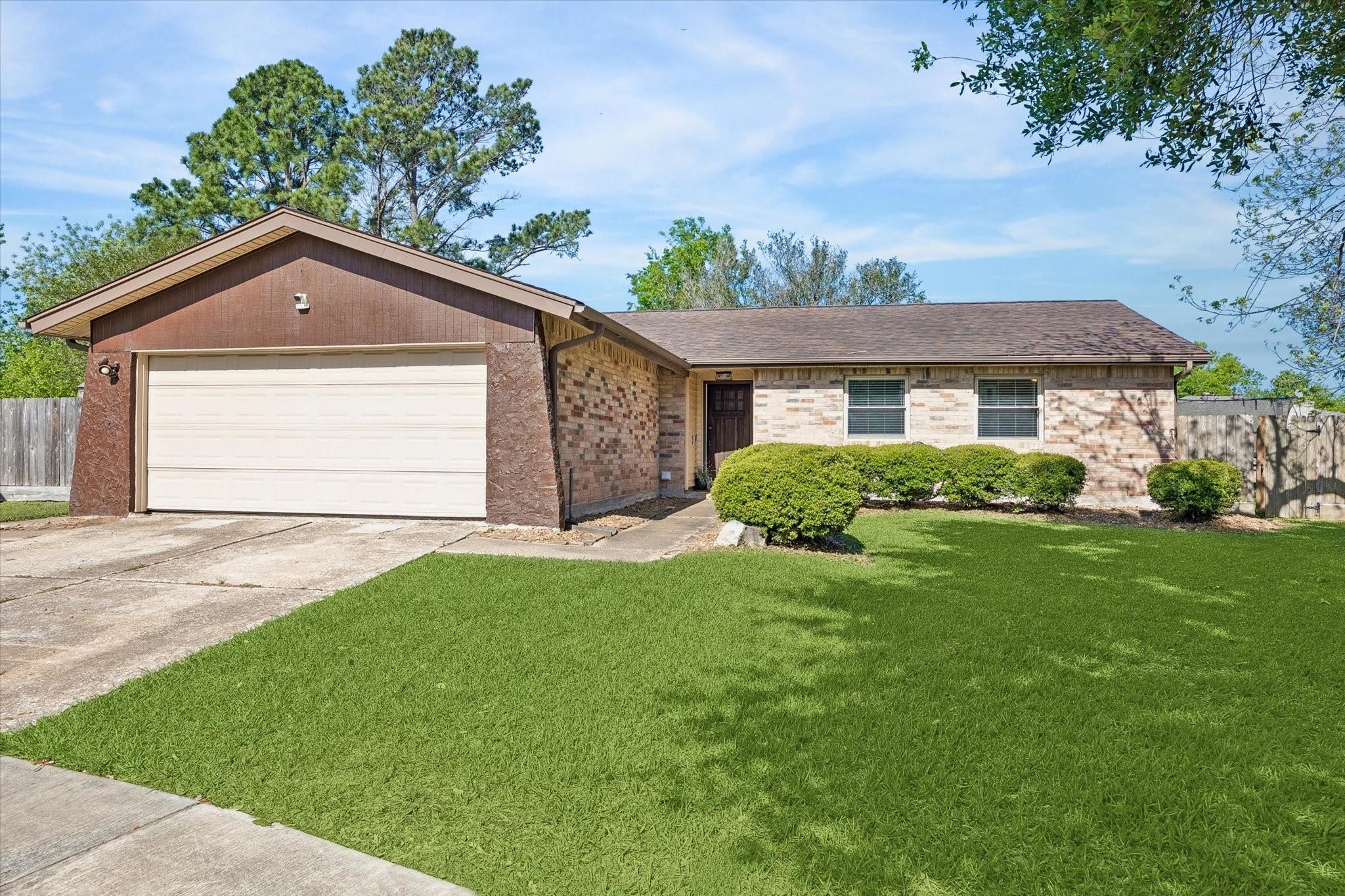 6223 Vinewood Lane