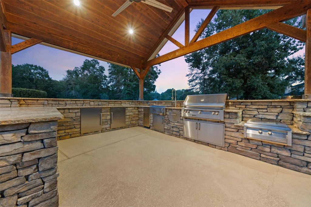 Photo of 17397 Northcrest Circle, New Caney, TX 77357 (MLS # 93784494)