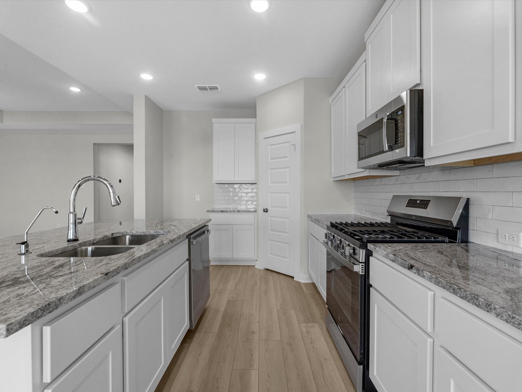21802 Yellow Sunset Lane