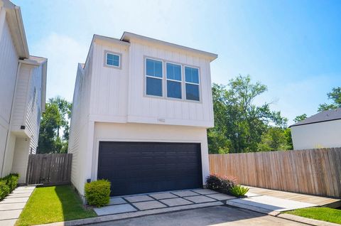Photo of 1902 Hollister Spruce Lane, Houston, TX 77080 (MLS # 13268304)