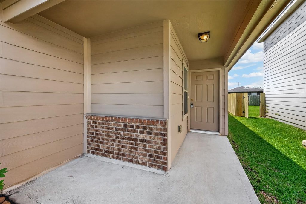 Photo of 2706 Skyview Silver Drive, Houston, TX 77047 (MLS # 28380879)