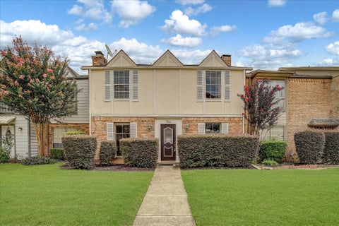 Photo of 794 Thicket Lane, Houston, TX 77079 (MLS # 40153330)