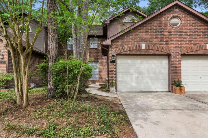 Photo 1 of 29 — 13 E Willowwood Court, The Woodlands, TX 77381