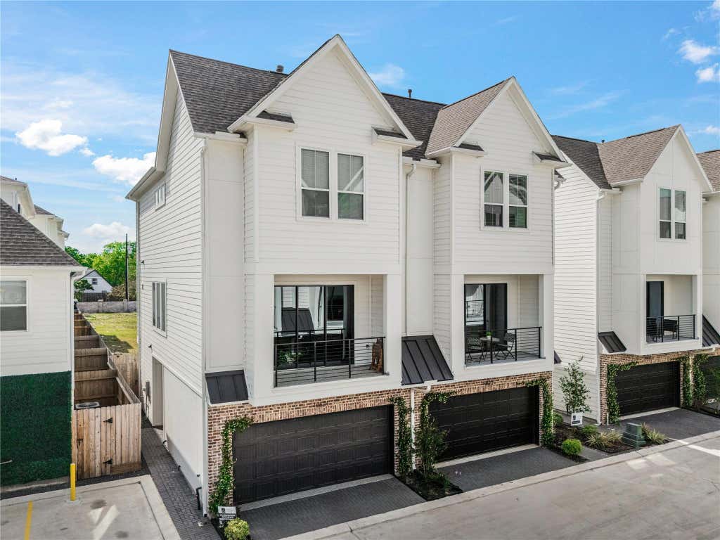Photo of 3916 Willowbend Point Drive, Houston, TX 77025 (MLS # 9702366)