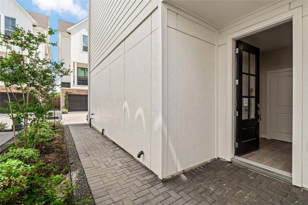 Photo of 3916 Willowbend Point Drive, Houston, TX 77025 (MLS # 9702366)