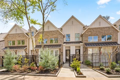 Townhouse For Sale - 2638 Woodforest Parkway<br/> Montgomery, TX 77316