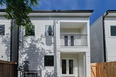 Photo of 7115 England Street St #B, Houston, TX 77021 (MLS # 93852687)