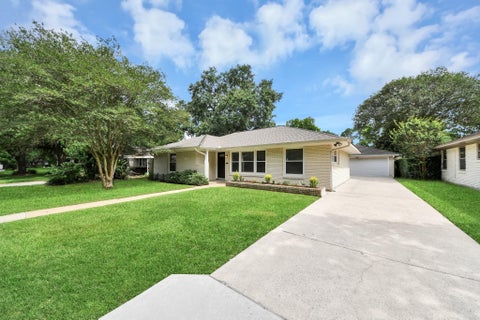 Homes For Sale - 3419 Norris Drive<br/> Houston, TX 77025