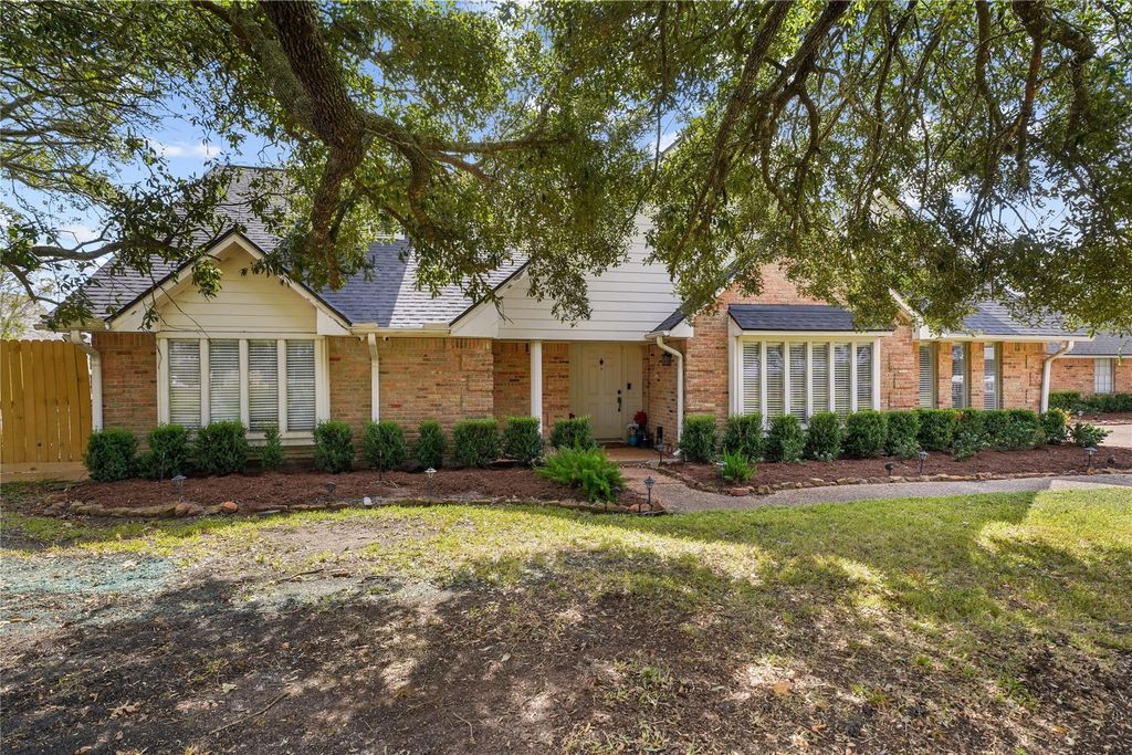 Photo of 4410 County Road 63, Rosharon, TX 77583 (MLS # 25423383)