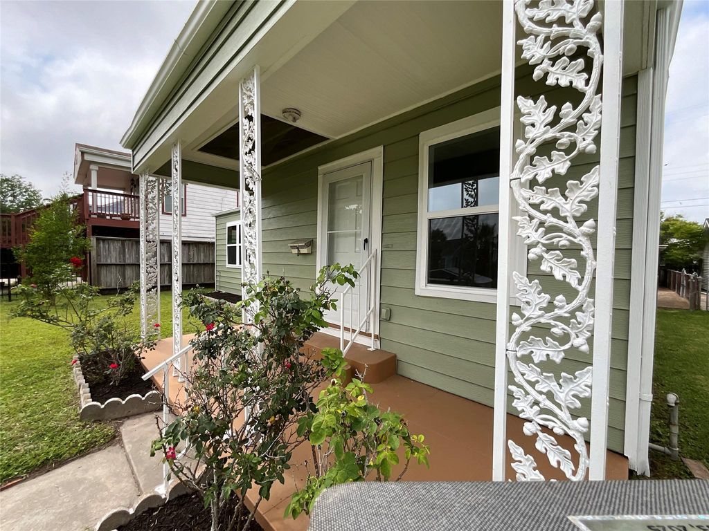 Photo of 4806 Alamo Drive, Galveston, TX 77551 (MLS # 34374641)