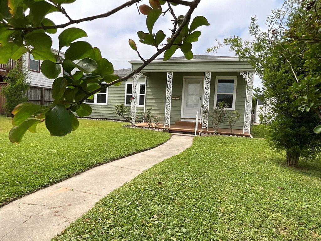 Photo of 4806 Alamo Drive, Galveston, TX 77551 (MLS # 34374641)