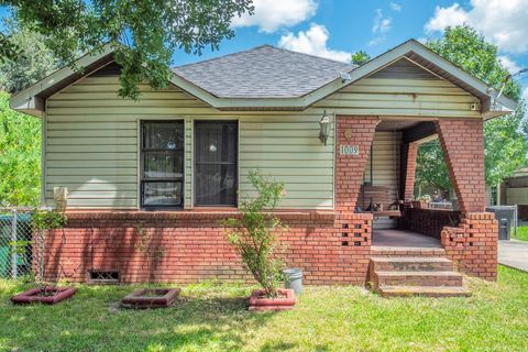 1009 Wainwright Street Houston TX 77022