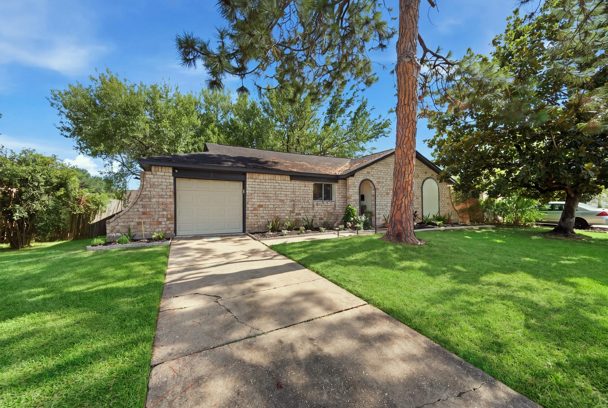 12510 White Plains Drive