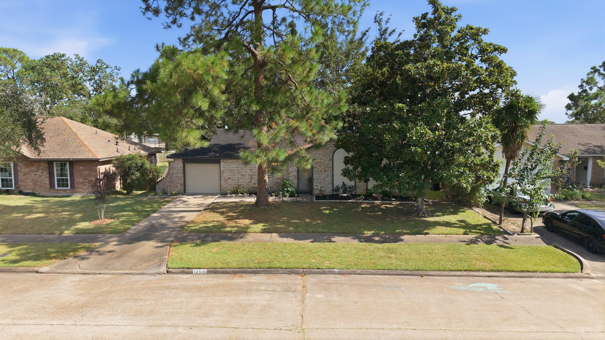 12510 White Plains Drive