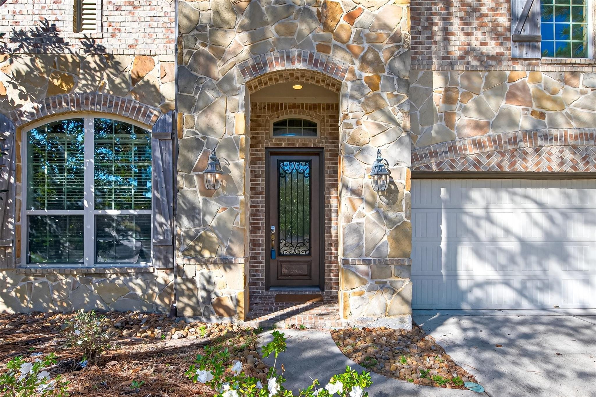14 S Sawbridge Circle