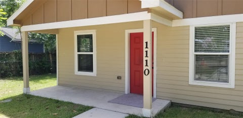 Photo of 1110 N 9th Street, Conroe, TX 77301 (MLS # 25965908)