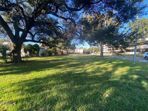 Photo of 4800 Bellaire Boulevard, Bellaire, TX 77401 (MLS # 67669271)