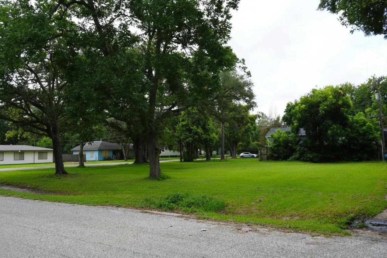 2606 N Houston Drive