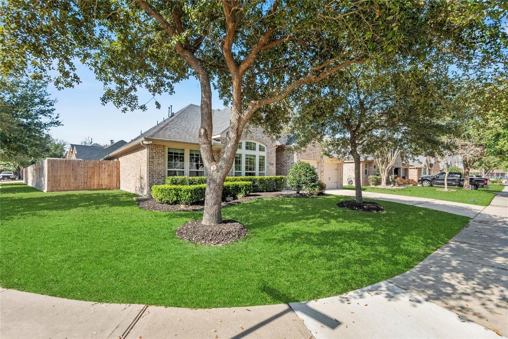 Photo of 16307 Open Sea Drive, Houston, TX 77044 (MLS # 23901944)