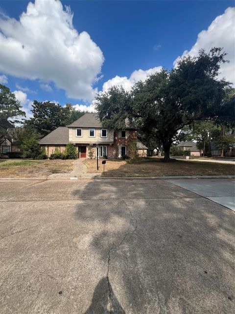 Photo of 13719 Foxmoor Lane, Houston, TX 77069 (MLS # 38679342)