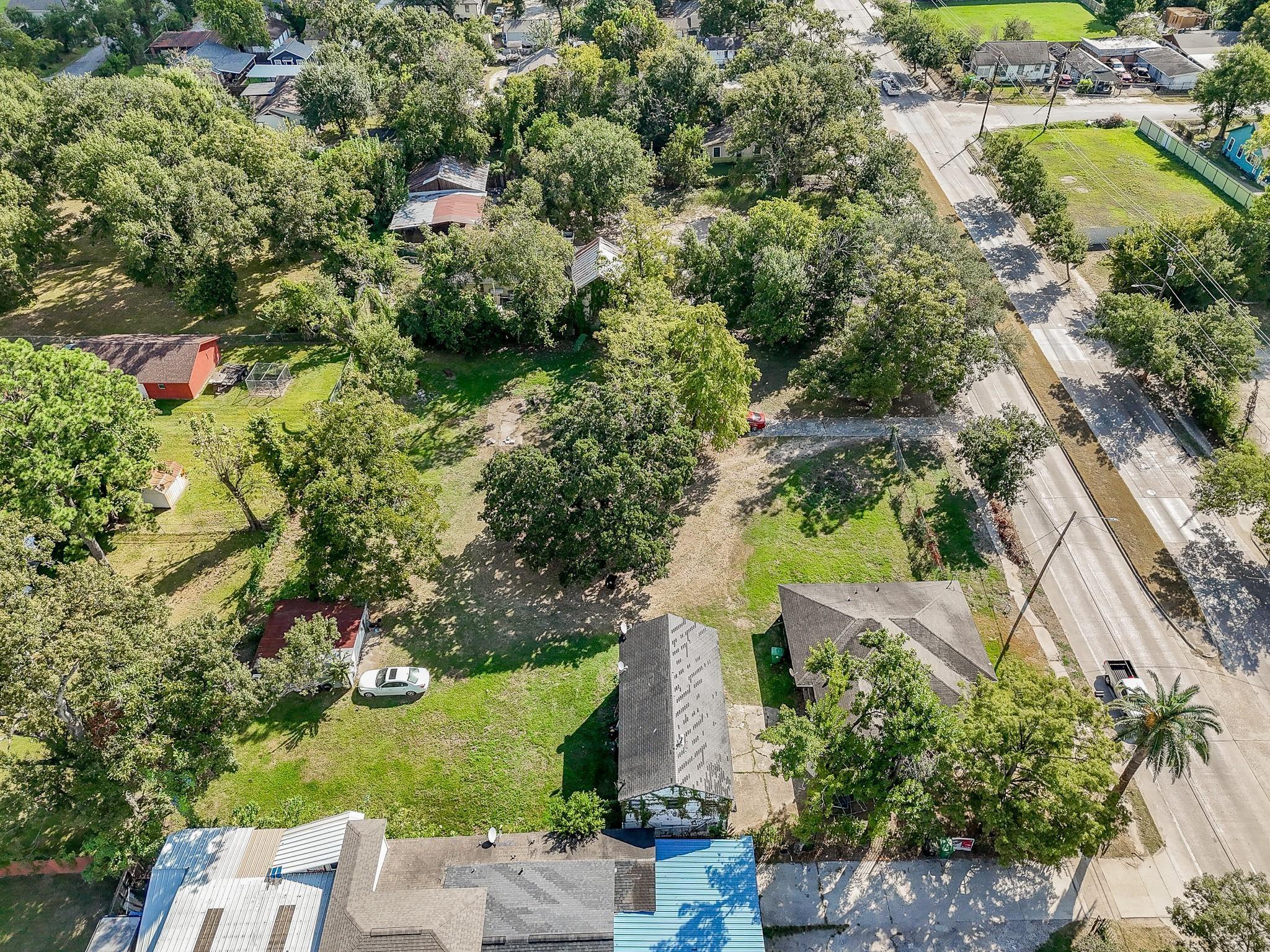2413 E Crosstimbers Street