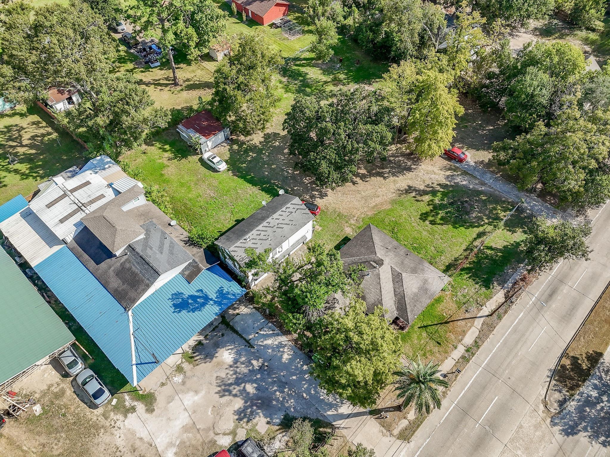 2413 E Crosstimbers Street