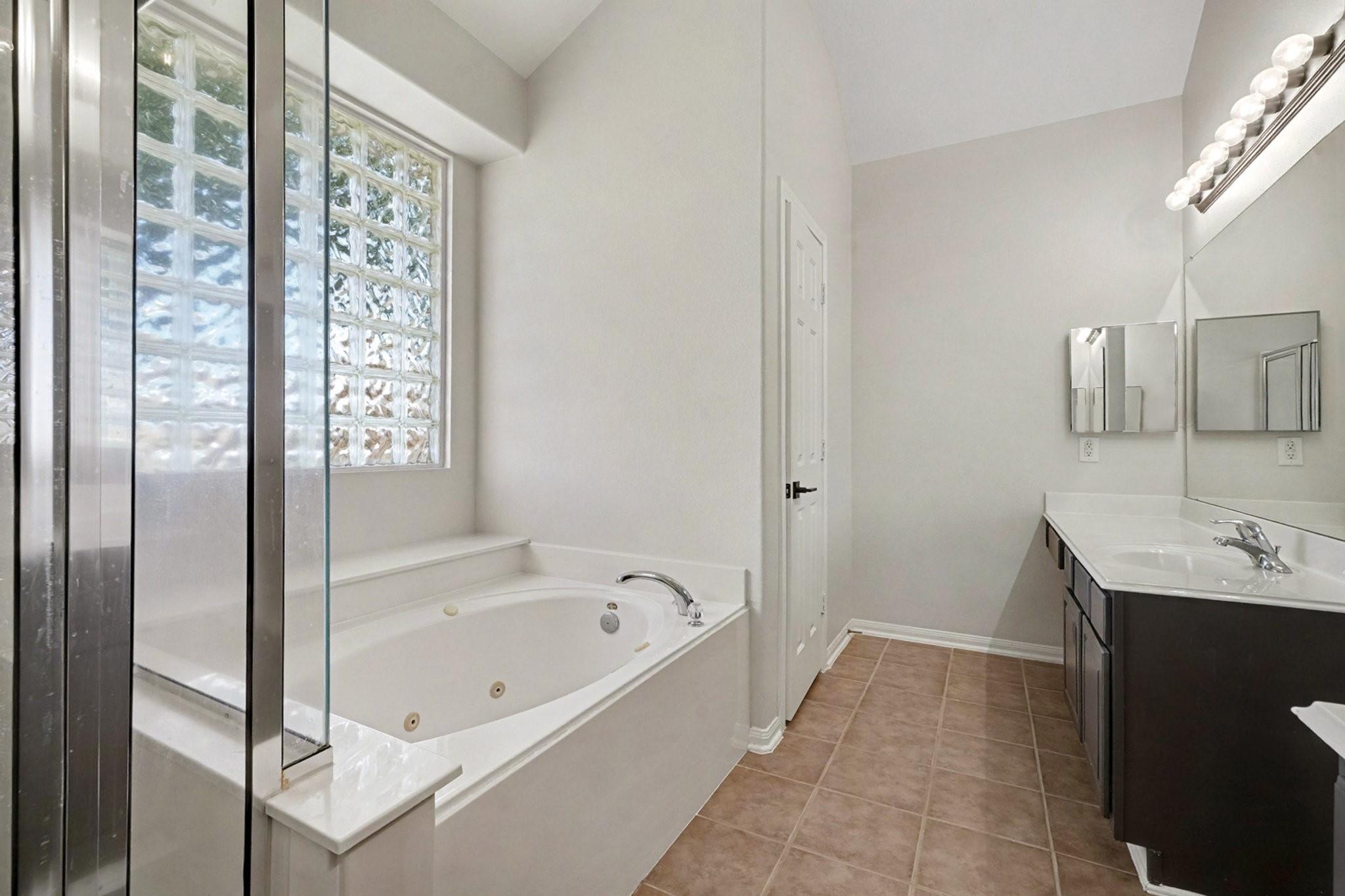 Seabrook, Texas 77586, United States, 3 Bedrooms Bedrooms, ,2 BathroomsBathrooms,Residential,Active,248288