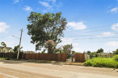 Photo of 5015 Elysian Street, Houston, TX 77009 (MLS # 48843505)