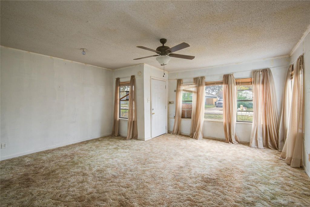 Photo of 5306 Kenilwood Drive, Houston, TX 77033 (MLS # 39832981)