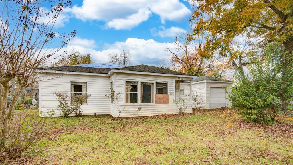 Photo of 5306 Kenilwood Drive, Houston, TX 77033 (MLS # 39832981)