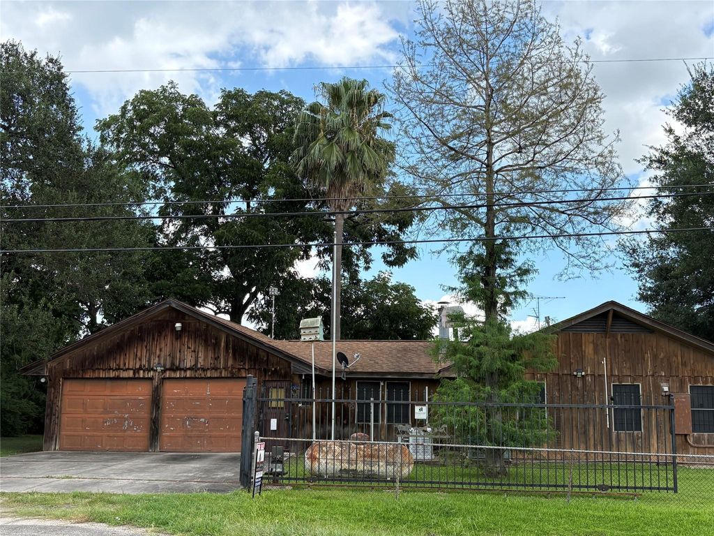 Photo of 14601 Bonham Street, Houston, TX 77015 (MLS # 16033774)